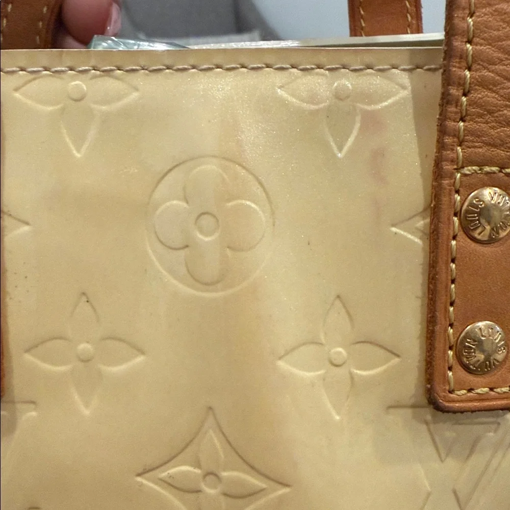 Louis Vuitton Monogram Vernis Reade PM - Picture 3 of 16